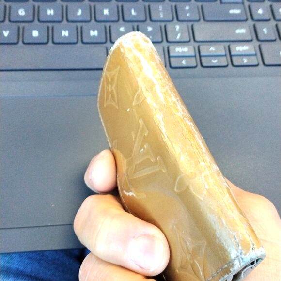 Louis Vuitton Vernis Key Case Holder Yellow 4 Hooks Monogram Luxury Vintage - Picture 7 of 12